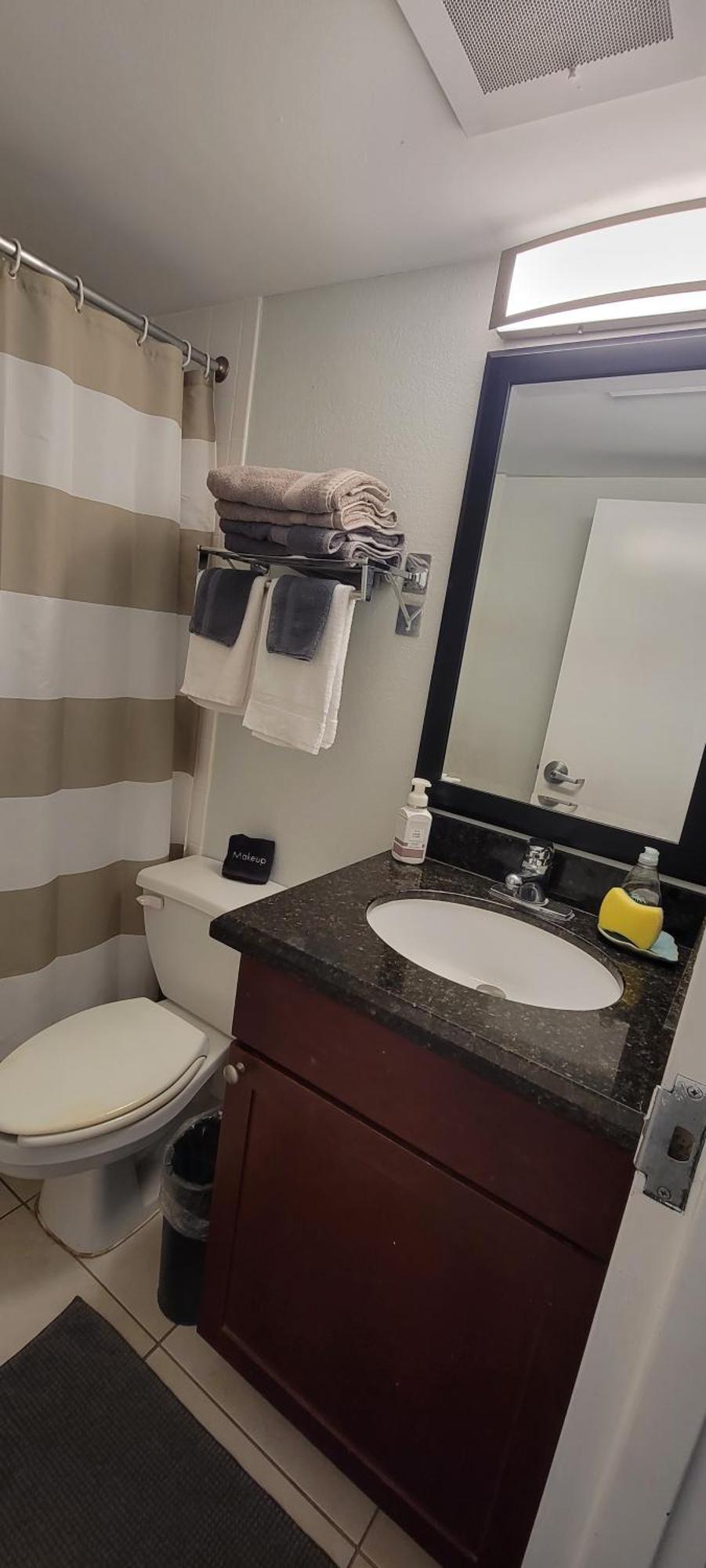 Apartment Manatee, Studio202, Steps Away! Pool+wifi