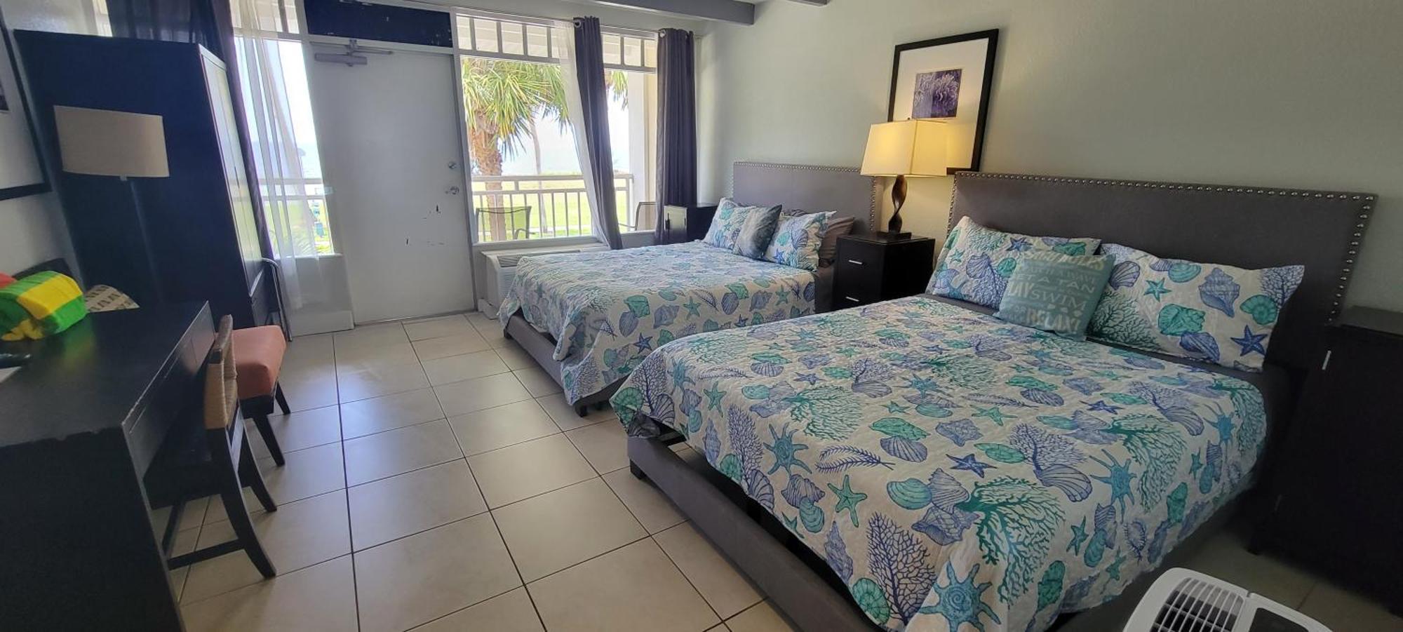 Manatee, Studio202, Steps Away! Pool+wifi Ruskin